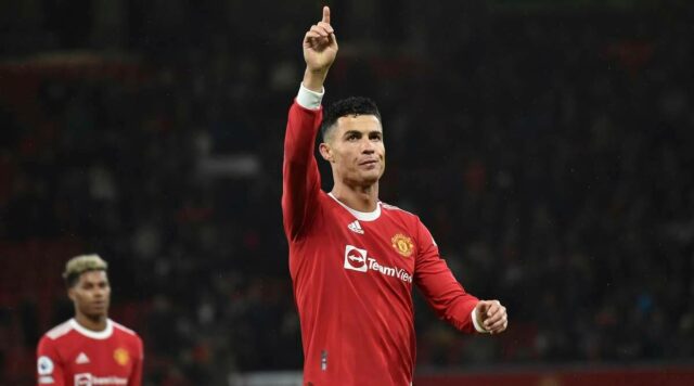 Cristiano Ronaldo Returns To Manchester For Talks